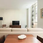 Augusta アパート