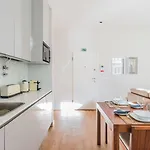 Augusta Apartament *